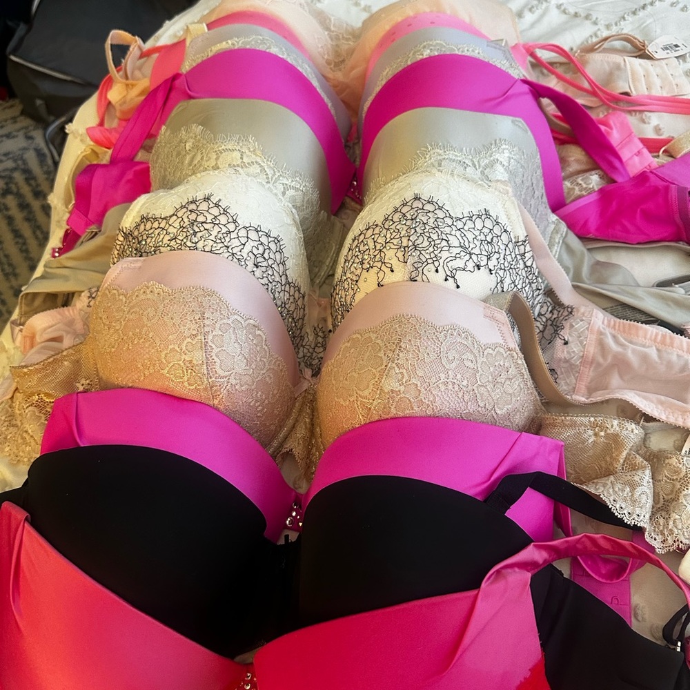 Victoria's Secret Pink and Black Lace Trim Bras